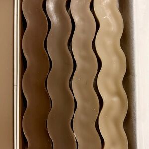 Elegant Pantone Sculptural Wavy Candles - set of 4 - Color of the Year 2025